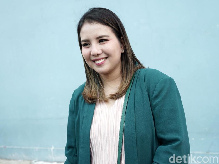 Tya Ariestya saat ditemui di Studio Trans TV.