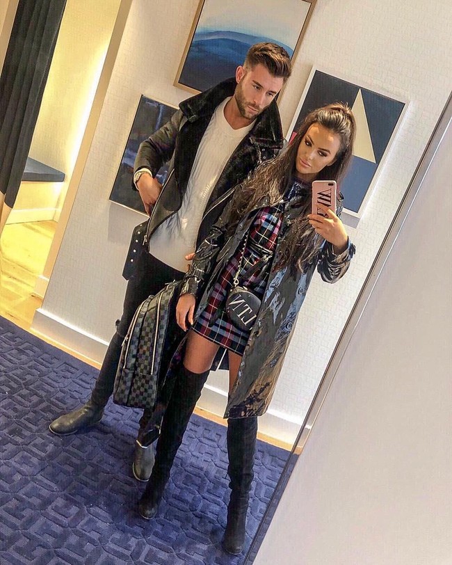 Rosie sendiri diketahui sudah memiliki kekasih. Dia pun kerap memamerkan kemesraannya dengan sang kekasih kepada lebih dari 835 ribu followersnya di Instagram.Foto: Dok. Instagram @rosieawilliams