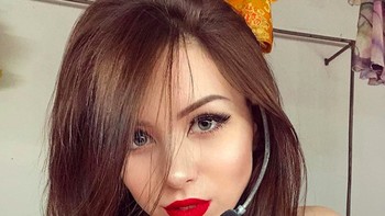 Anjing itu dilarang dibawa karena permasalahan dokumen. Jadilah Anastasiya tetap tinggal di Wuhan, di tengah ancaman virus corona yang sudah mengakibatkan ribuan korban jiwa. Foto: Instagram