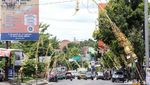 Ribuan Janur Kuning Hiasi Jalan di Banjarnegara