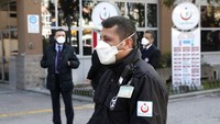 Seperti diketahui, wabah virus corona telah menyebar ke berbagai negara di dunia. COVID-19 yang pertama kali diidentifikasi di Wuhan, China, itu bahkan sudah menyebar di kawasan Timur Tengah dan Eropa. Virus itu diketahui telah menewaskan lebih dari 2.700 orang secara global. AP Photo/Burhan Ozbilici.