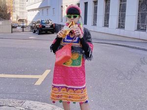 Inspiratif, Baju-baju Gemas Ini Dibuat Diana Rikasari dari Baju Bekas