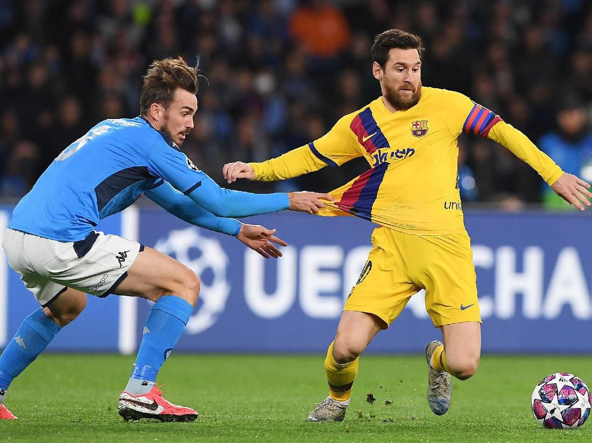 Napoli vs Barcelona di leg pertama babak 16 besar Liga Champions berakhir 1-1. (Foto: Francesco Pecoraro/Getty Images)
