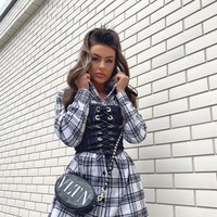 Seperti dikutip dari BBC, salah satu tawaran fantatis yang pernah diterima Rosie Williams datang dari seorang pria Dubai. Pria tersebut menawarkan imbalan uang 100 ribu poundsterling atau sekitar Rp 1,8 miliar setahun ditambah lagi berbagai tas dan baju mahal. Dan sebagai balasannya, Rosie harus mau menemaninya di Dubai, Uni Emirat Arab. Foto: Dok. Instagram @rosieawilliams