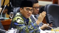 Komisi VIII DPR meminta Menag Fachrul Razi menyiapkan langkah-langkah strategis guna mencegah dan mengatasi penyebaran virus corona untuk para jemaah haji tersebut. Dalam rapat itu, Komisi VIII meminta agar jemaah haji bisa kembali ke Tanah Air dengan aman.