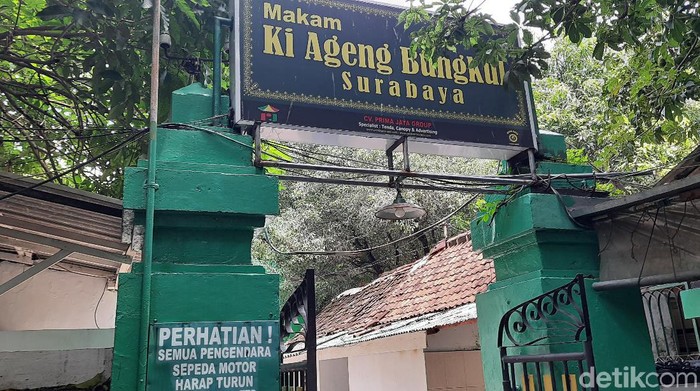 Makam Mbah bungkul tengah menjadi sorotan karena akan direnovasi Pemkot Surabaya. Benarkah ada harta karun di makam tersebut.