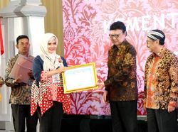 Kemnaker Raih Predikat Sangat Memuaskan dari ANRI