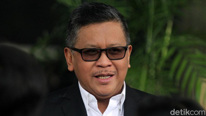 Sekjen PDIP Hasto Kristiyanto memenuhi panggilan KPK. Ia menjalani pemeriksaan terkait kasus suap PAW anggota DPR yang menjerat Harun Masiku.