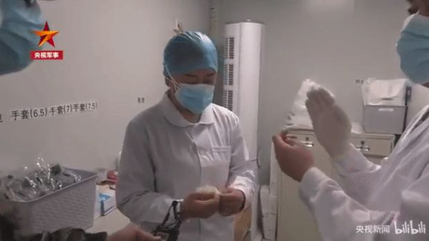 Kisah Haru Suster di Wuhan yang Tidak Bisa Datangi Pemakaman Ibunya