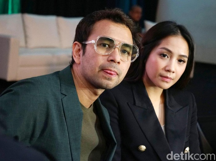 Raffi Ahmad Raffi Ahmad dan Nagita Slavina saat dijumpai di kawasan Gatot Subroto.