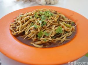 Pedas-pedas Mie Tarempa yang Bikin Ketagihan