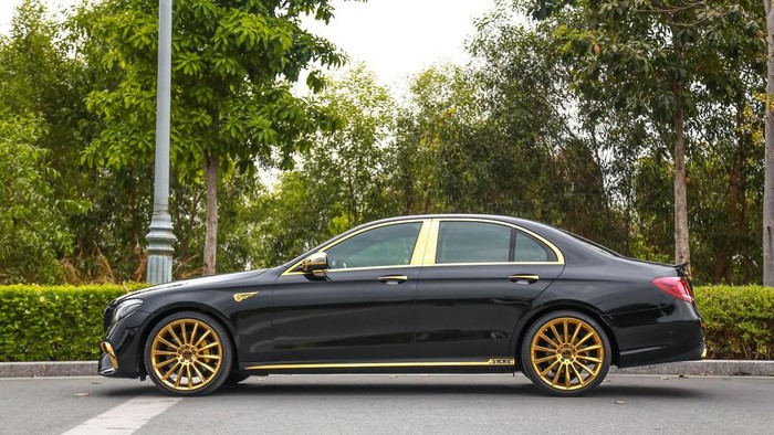 Modifikasi Mercedes-Benz E 300 AMG ala sultan Modifikasi Mercedes-Benz E 300 AMG ala sultan