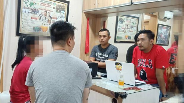 Ini Pria yang Ditangkap Bersama Vitalia Sesha