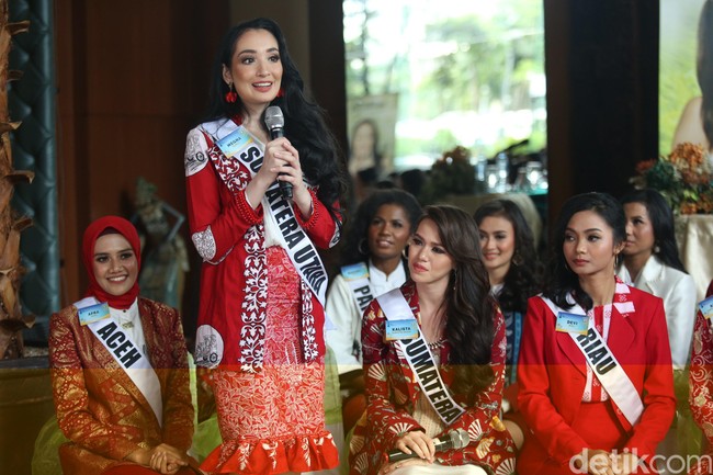 Malam puncak Pemilihan Puteri Indonesia 2020 akan digelar di Jakarta Convention Center pada Jumat (6/3/2020). Miss Universe 2019 Zozibini Tunzi, Miss International 2019 Sireethorn Leearamwat dan Miss Supranational 2019 Anntonia Porsild akan menghadiri acara tersebut. Foto: Agung Pambudhy