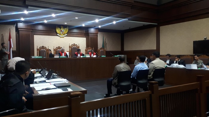 Sidang kasus suap pajak dealer jaguar