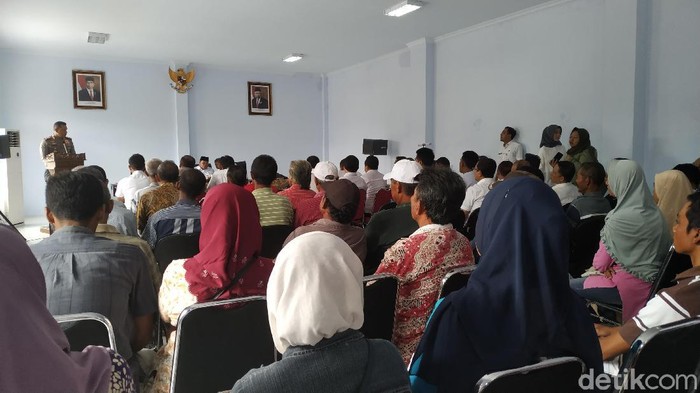 Ganti rugi untuk warga Kota Blitar yang terdampak kerusuhan suporter dalam proses pencairan. Pemkot berharap, warga bisa menerima uang ganti rugi dari Pemprov Jatim pekan depan.