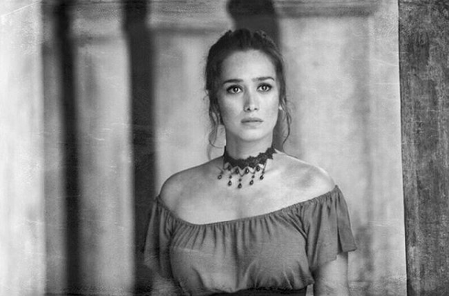 Alexandra Gottardo memang memiliki wajah blasteran yang bisa terlihat dengan jelas. Ayah Alex merupakan orang Italia, sedangkan ibunya berdarah Jawa. Foto: Dok. Instagram/alexandra_gottardo