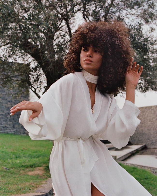 Secara mengejutkan ada insiden yang hampir menjadi sangat memalukan. Video tersebut menunjukkan Ilkimtemur menaiki lereng sebelum tergelincir dan berhenti. Foto: Instagram