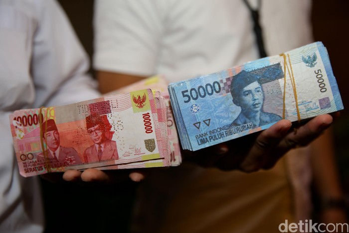 Momen BI Musnahkan 50.000 Lembar Uang Rupiah Palsu Bank Indonesia (BI) dan Bareskrim Polri hari ini memusnahkan 50.087 lembar uang rupiah palsu di kantor BI, Jakarta Pusat, Rabu (26/2).