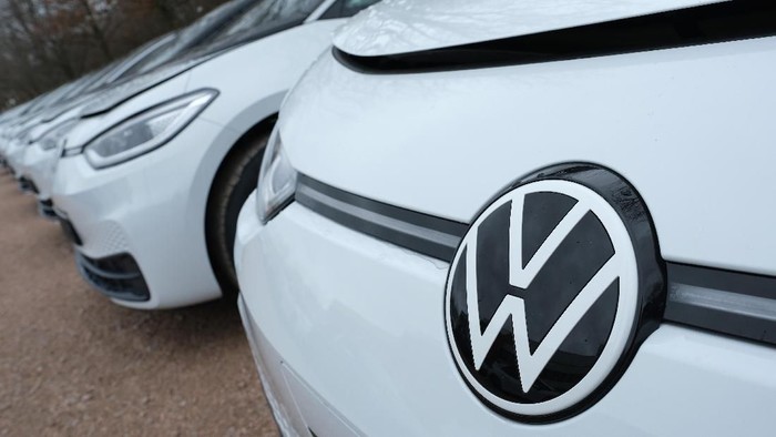 Mobil listrik Volkswagen (VW) ID.3 mulai memasuki jalur produksi. Mobil berjenis hatchback ini akan diproduksi di fasilitas perakitan Volkswagen di Zwickau, Jerman.