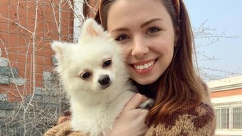 Ini adalah anjing kesayangannya, alasan dia tidak mau meninggalkan Wuhan meski pemerintah negaranya, Ukraina, sudah melakukan proses evakuasi untuk mengantisipasi wabah virus corona. Foto: Instagram