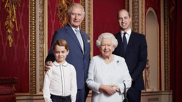 Potret Ratu Elizabeth II bersama penerusnya, Pangeran Wales (Pangeran Charles), Duke of Cambridge (Pangeran William, dan Pangeran George. Potret ini diunggah oleh akun Instagram resmi keluarga kerajaan pada 4 Januari 2020. Foto: (Instagram @kensingtonroyal) Potret Ratu Elizabeth II bersama penerusnya, Pangeran Wales (Pangeran Charles), Duke of Cambridge (Pangeran William, dan Pangeran George. Potret ini diunggah oleh akun Instagram resmi keluarga kerajaan pada 4 Januari 2020. Foto: (Instagram @kensingtonroyal)