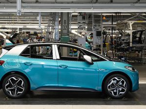 Bos Volkswagen Pede Bisa Salip Penjualan Tesla Tiga Tahun Lagi