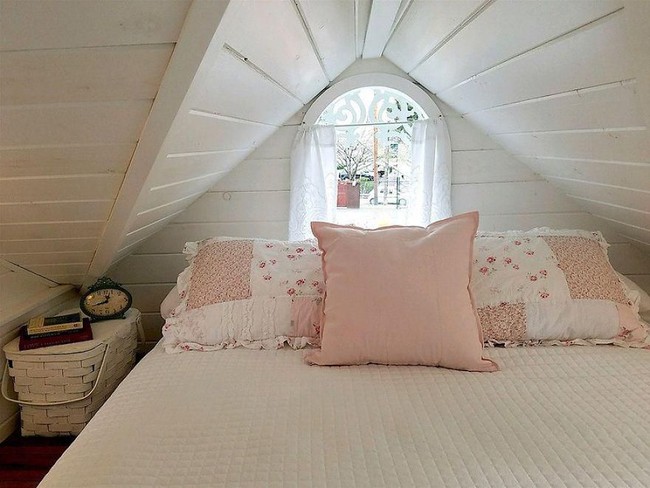 Jika berminat mencoba merasakan sensasi menginap di hotel unik ini, kamu perlu mengeluarkan uang sekitar Rp 2 juta untuk biaya penyewaan satu malamnya. Tertarik mencoba? Foto: alino