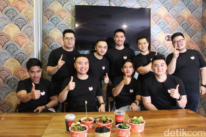 gaaram gaaram ayam goreng hitam legam seperti batu bara