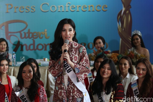 Ajang Puteri Indonesia kembali digelar untuk ke-24 kaliny. Sudah terpilih 39 finalis dari 34 provinsi untuk berkompetisi di Pemilihan Puteri Indonesia 2020. Dalam jumpa pers di Hotel Grand Sahid, Rabu (26/2/2020), Yayasan Puteri Indonesia memperkenalkan secara resmi para finalis tersebut kepada publik. Foto: Agung Pambudhy