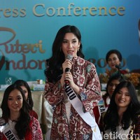 Ajang Puteri Indonesia kembali digelar untuk ke-24 kaliny. Sudah terpilih 39 finalis dari 34 provinsi untuk berkompetisi di Pemilihan Puteri Indonesia 2020. Dalam jumpa pers di Hotel Grand Sahid, Rabu (26/2/2020), Yayasan Puteri Indonesia memperkenalkan secara resmi para finalis tersebut kepada publik. Foto: Agung Pambudhy