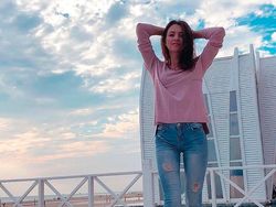 Sosok Model Ukraina Menawan yang Enggan Tinggalkan Wuhan