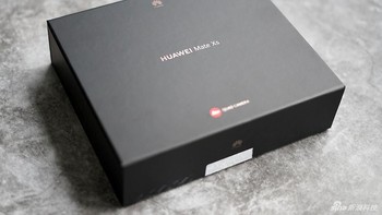 Ponsel layar lipat ini menjadi penerus Mate X yang dirilis tahun lalu. Foto: Sina Mobile