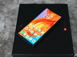 Lebih Dekat dengan Ponsel Sultan Huawei Mate Xs Harga Rp 38 Juta