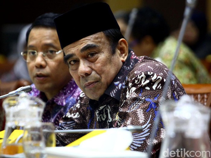 Menag Fachrul Razi hadiri rapat bersama Komisi VIII DPR. Sejumlah hal dibahas di rapat itu, salah satunya soal upaya pencegahan virus corona untuk jemaah haji.