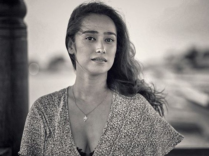 Foto Alexandra Gottardo sengaja tidak mencukur bulu ketiaknya. Foto Alexandra Gottardo sengaja tidak mencukur bulu ketiaknya.