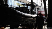 Tim Kogasgabpad juga menyiapkan perahu untuk proses evakuasi 188 WNI ABK World Dream. 