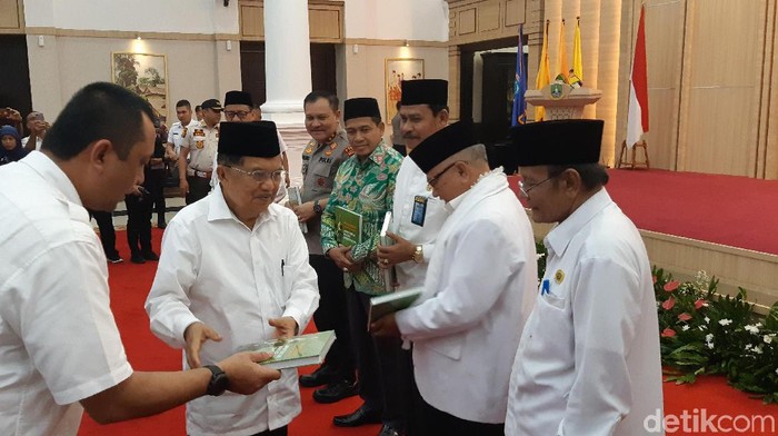 Jusuf Kalla lantik pengurus DMI di Banten