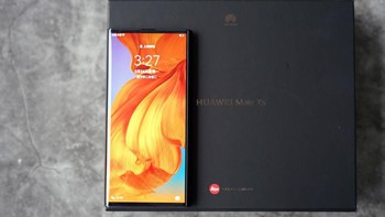 Di pasar global, harganya dipatok 2.499 euro atau kisaran Rp 38 juta dengan RAM 8 GB dan memori internal 512 GB.Foto: Sina Mobile
