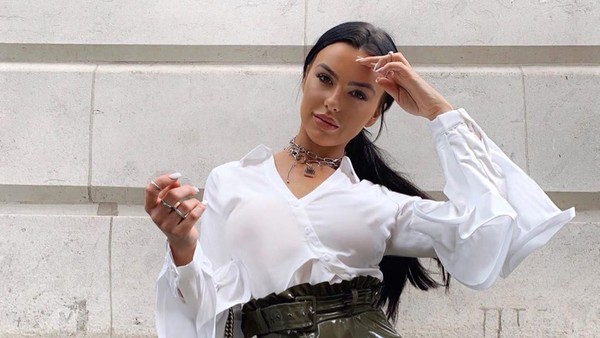 Potret Selebgram Cantik yang Tolak Tawaran Rp 1,8 M untuk Temani Pria Arab