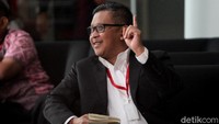 Hasto mengatakan sebagai warga yang baik, dirinya datang untuk memenuhi panggilan penyidik KPK.