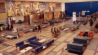 Sebagai tempat penghubung dunia, Bandara Gander mulai mempercantik diri. Ruang tunggu dibangun dengan gaya retro dengan berbagai furnitur yang mendukung. (Gander International Airport)