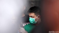 Selain Vitalia, polisi menampilkan Andre, kekasih Vitalia Sesha.