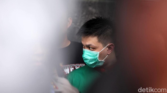 Vitalia Sesha Ditangkap Karena Narkoba Polres Jakarta Barat merilis kasus narkoba artis Vitalia Sesha, Kamis (27/2/2020). Polisi menghadirkan Vitalia Sesha dalam kegiatan jumpa pers tersebut.