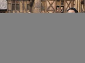 Geraldine Viswanathan Bersenang-senang Main dengan Daniel Radcliffe