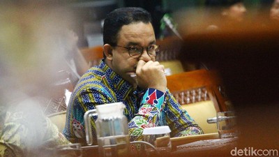 Ekspresi Anies Saat Rapat Bareng Komisi X Bahas Revitalisasi TIM