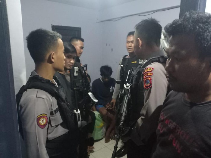 Pasangan kumpul kebo simpan bayi hasil aborsi di lemari (Dok. Polres Banggai)