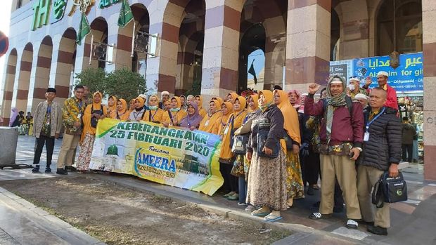 Saudi Setop Umrah, Begini Cerita Rombongan Jemaah Asal RI di Madinah