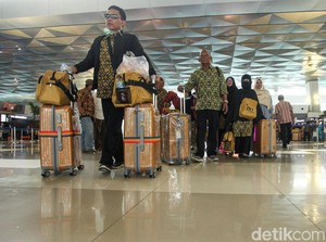 Satgas COVID-19 Imbau Jemaah Umrah Disiplin Prokes Selama Ibadah