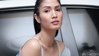 Aulia kembali eksis di dunia hiburan lewat film horor KKN di Desa Penari.
